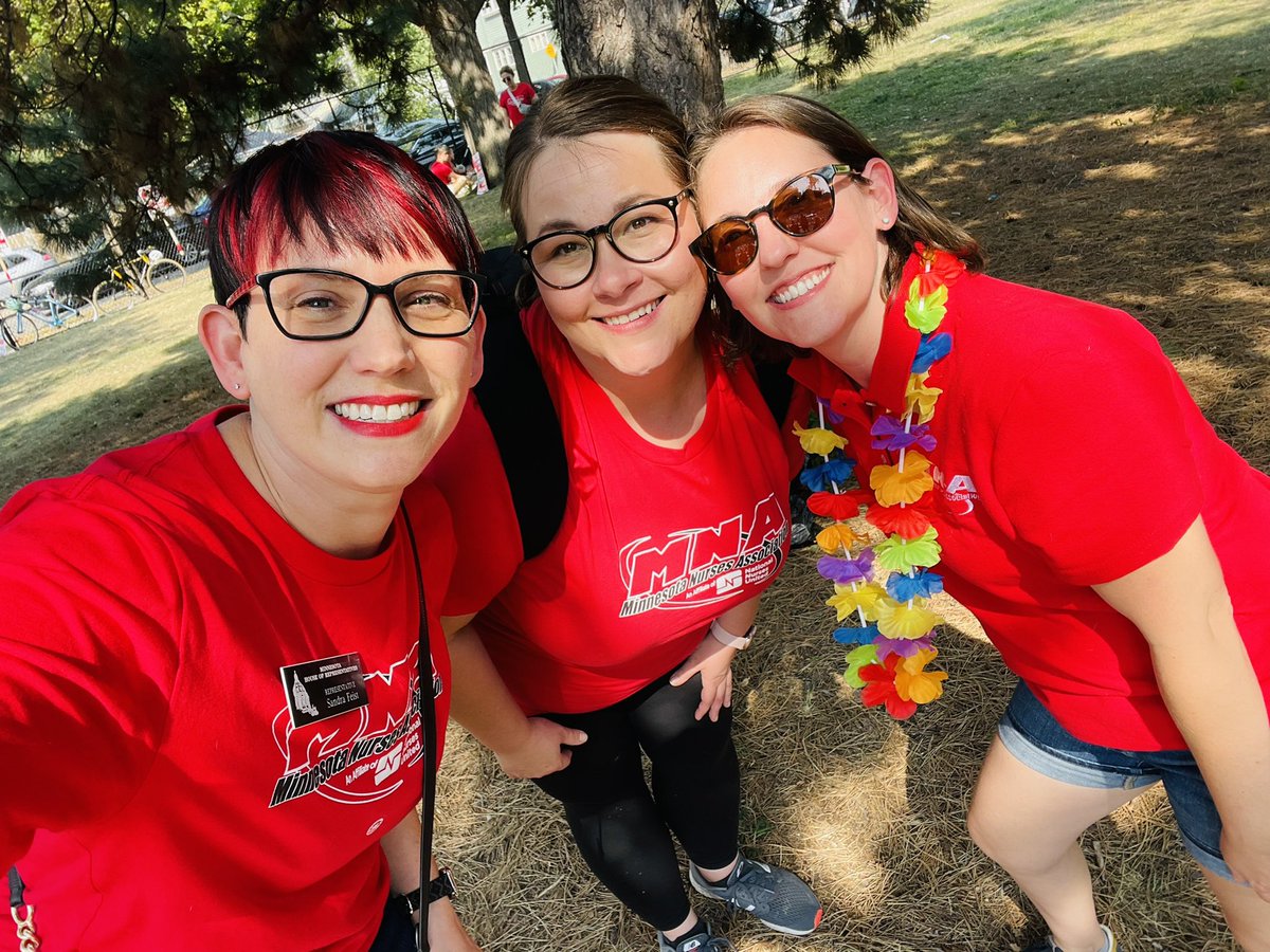 SandraFeistMN's tweet photo. Hanging out with @jackieloshea and @LauraLouForYou! Collectively, we’ve been called “cold dead robot,” “smiling assassin,” and “scary librarian.” Guess who’s who. #ColdDeadRobot #patientsbeforeprofits #MNAstrike #1u https://t.co/nx8NHv0hXG