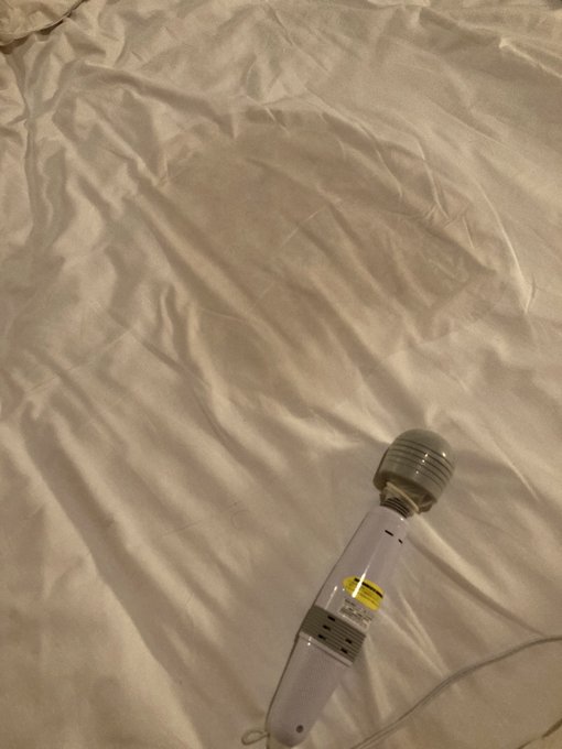 ホテルの人ごめんなちゃい https://t.co/dELlwVhZYe<a href="/tag/%E8%A3%8F%E3%82%A2%E3%82%AB%E7%94%B7%E5%AD%90%E3%81%A8%E7%B9%8B%E3%81%8C%E3%82%8A%E3%81%9F%E3%81%84"class="tags"><span>#裏アカ男子と繋がりたい</span></a>