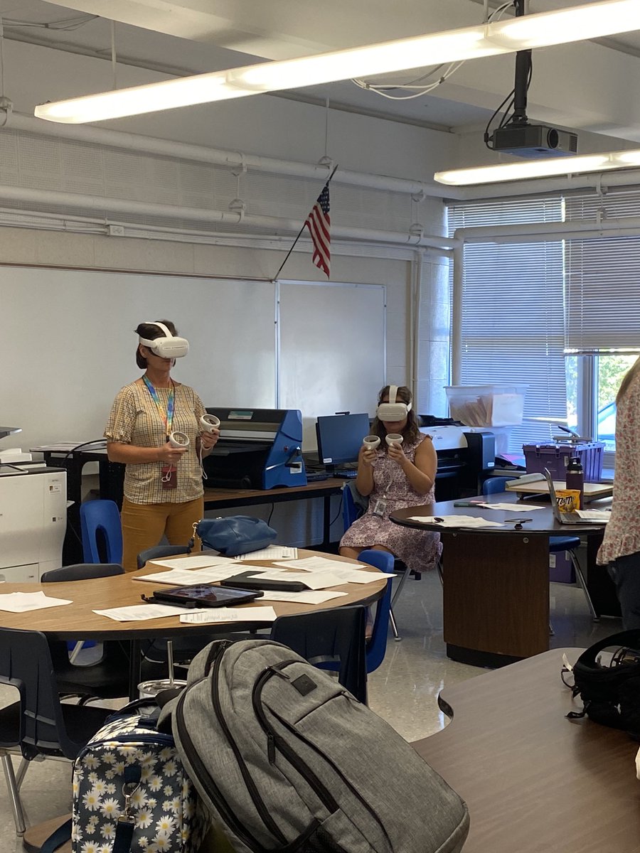 MES is learning about Oculus and integrating this tool into class. Thank you Fablab from Cherry Point. <a href="/luvinscience/">Susan Merrell 🟧</a> <a href="/mesdolphins/">Morehead Elementary School at Camp Glenn</a>