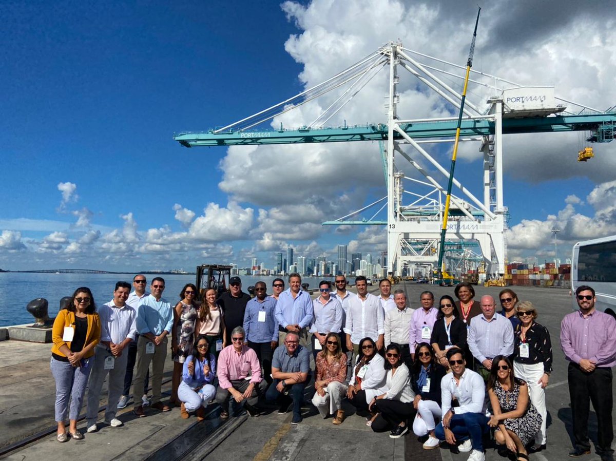 asociacionZFA's tweet photo. 🟢 Hoy en nuestro segundo día de Misión en Florida visitamos @PortMiami  y las instalaciones de @WorldBASCOrg.

¡Nuestras Zonas Francas están comprometidas con las garantías de seguridad! https://t.co/pDjSCSzmLs