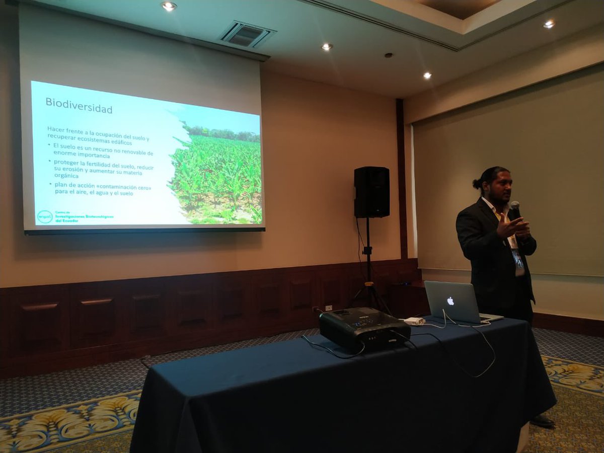 LuisL80's tweet image. Conferencia en la #MacrorruedaEcuador sobre la búsqueda de agentes biológicos para la reducción de plaguicidas @espol @fcvespol @cibe_espol
