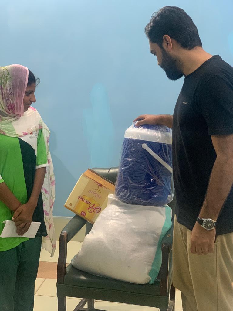 She is Sana kapri who is a special girl from jhuddo Mirpurkhas.She is a national athelet and has represented Pakistan internationally in 100/200 meters race .Her village came under water during the ongoing floods across sindh . Handed her 1 month ration and cash amount .#Acjhuddo