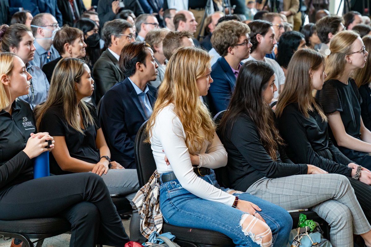 SecBlinken's tweet photo. The U.S. must remain at the forefront of technological advances to maintain its competitive edge and to bolster our workforce. Purdue is an example of how academic institutions can play a leading role and invest in the next generation. https://t.co/IOC9Gy0O2z