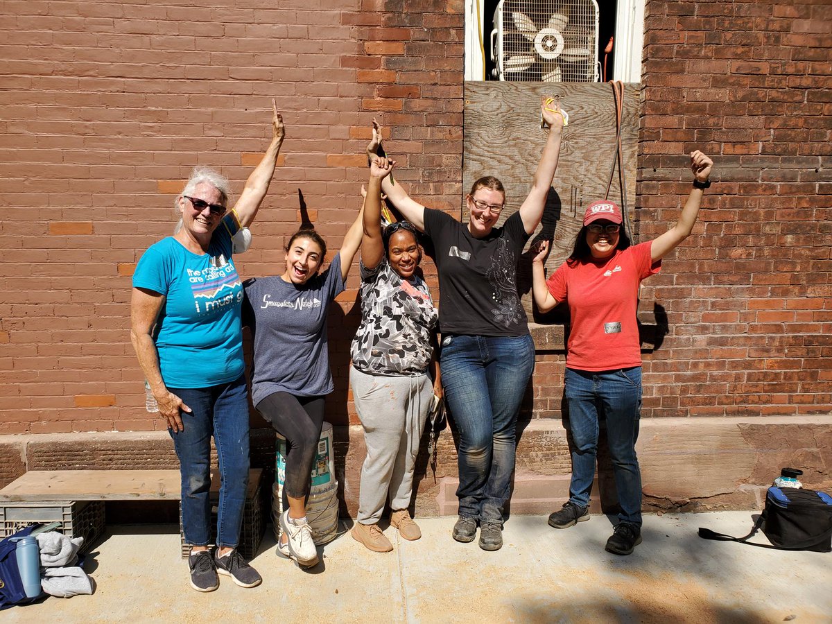 Habitat_NCC's tweet photo. There are many ways to #volunteer with #Habitat, and thanks to these two groups who recently participated in a #PublicBuildDay, the Capitol Ave home is closer to completion.
#hfhncct #buildingcommunities #giveback #Hartford #militaryhome #veteranhome https://t.co/kjHM5jxR2f
