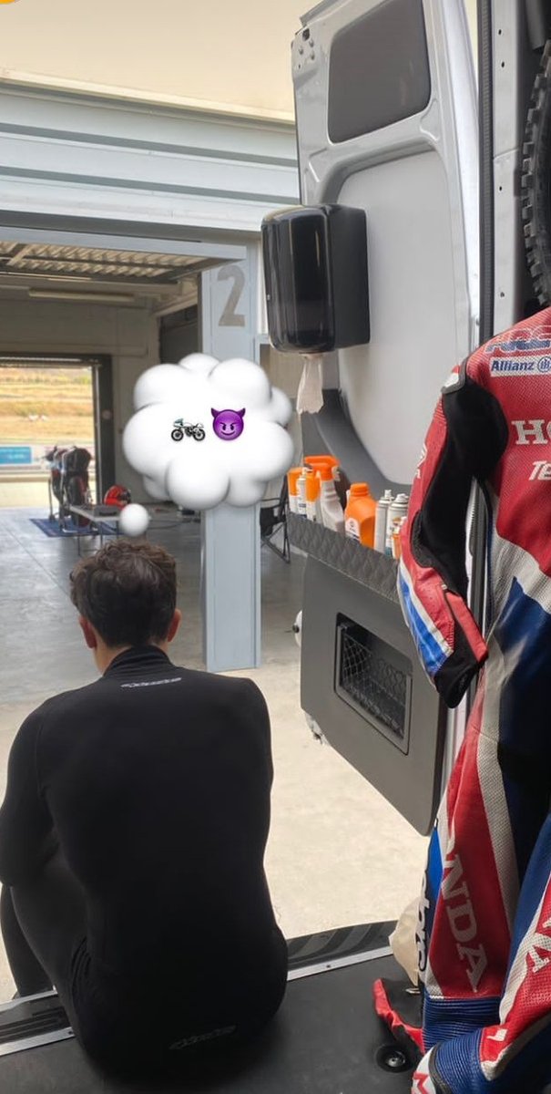 loveformm93's tweet photo. ¿Qué es esto?🤔
😈😈😂😂
Sending you a warm welcome and best wishes on your return😈♥️💪
#MarcReturns ❤️🐜💪#MarcIsBack https://t.co/D2ncXLAvhw