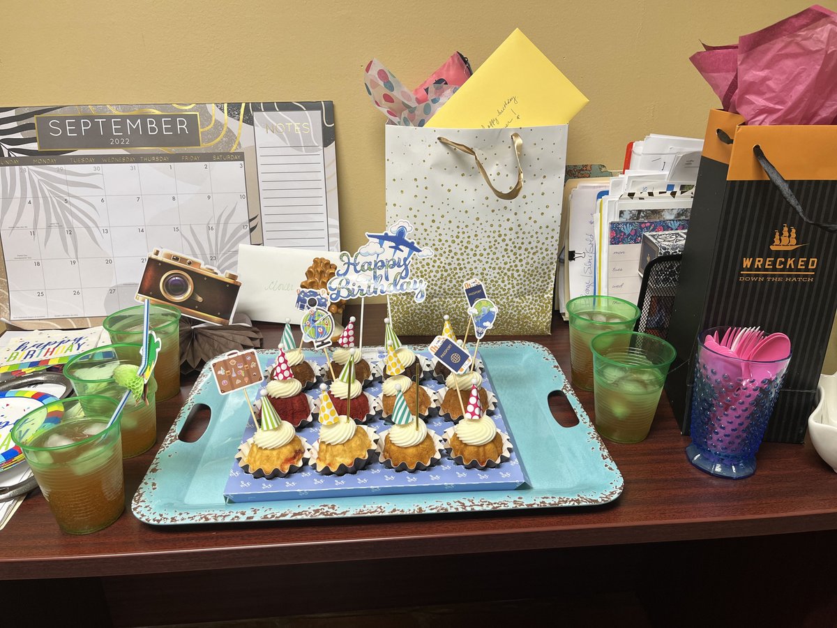 ExcelAdAgency's tweet photo. 🥳Happy birthday 🥳 to the Ad Guru! Our fearless leader! The one and only, Clover🍀!! https://t.co/LZKT3a993l