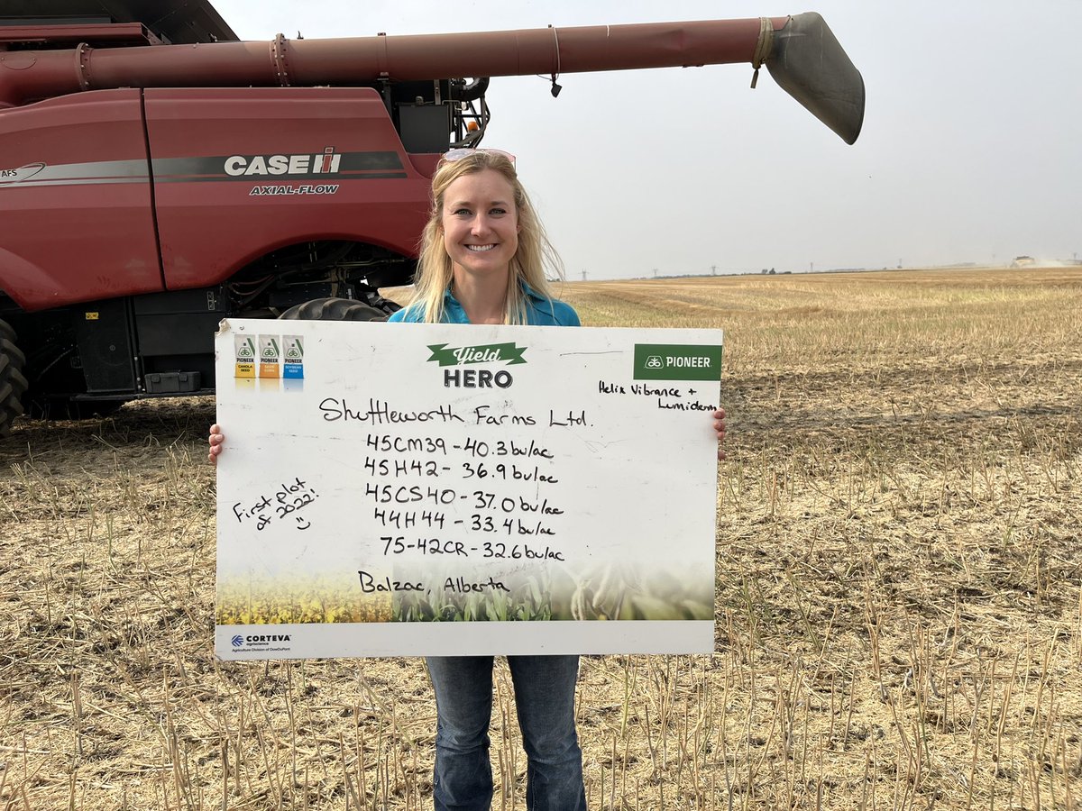 Crocus_Ag's tweet photo. First plot field is off! #YieldHero22 https://t.co/HfbABpFd3C