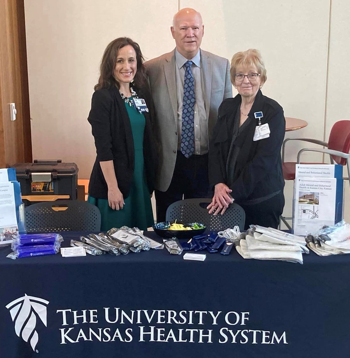 KUMC_GME's tweet photo. Continuing awareness for #SuicidePreventionMonth  and sharing highlights from the @KUMedCenter @KUHospital Symposium @KUMC_CESS #sparhc_KUMC providing community education  on #SuicidePrevention.  Advocates, health professionals and educators gathering together #helphopeheal 🎗️ https://t.co/Qv9HWUZqzN