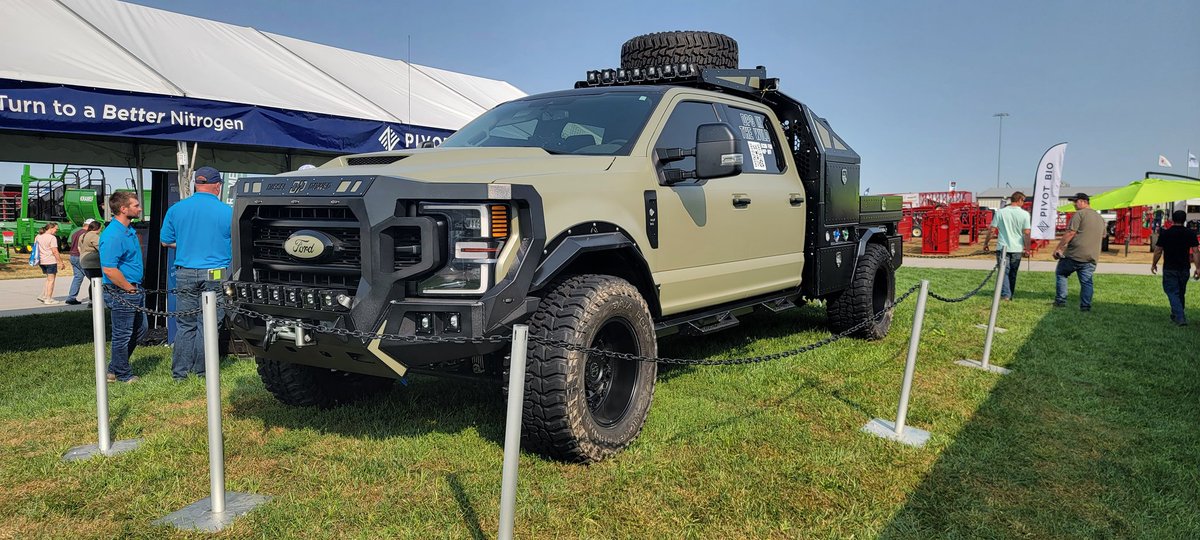 ordseedsolution's tweet photo. Not a big Ford fan, but this thing is a BEAST! Go check it out at the @pivotbio booth at @HHDays https://t.co/7TyGp21QIB