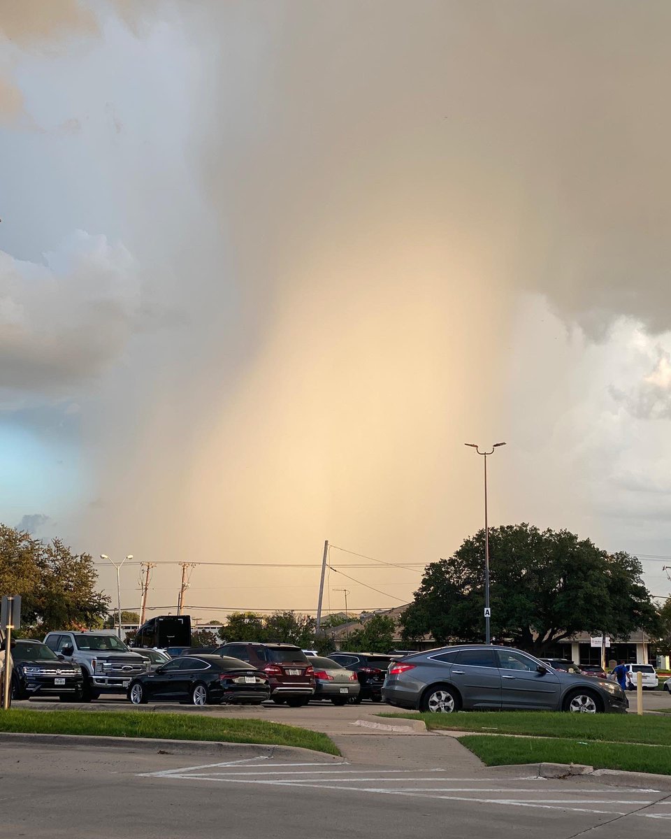 JRNYJim's tweet photo. Saw this amazing #storm move through the area the other day leaving my job at @Med_City_Health Plano. Started as a downpour and ended with a #doublerainbow. Such intensity yet such beauty. #weather https://t.co/w1eqlkC7oI