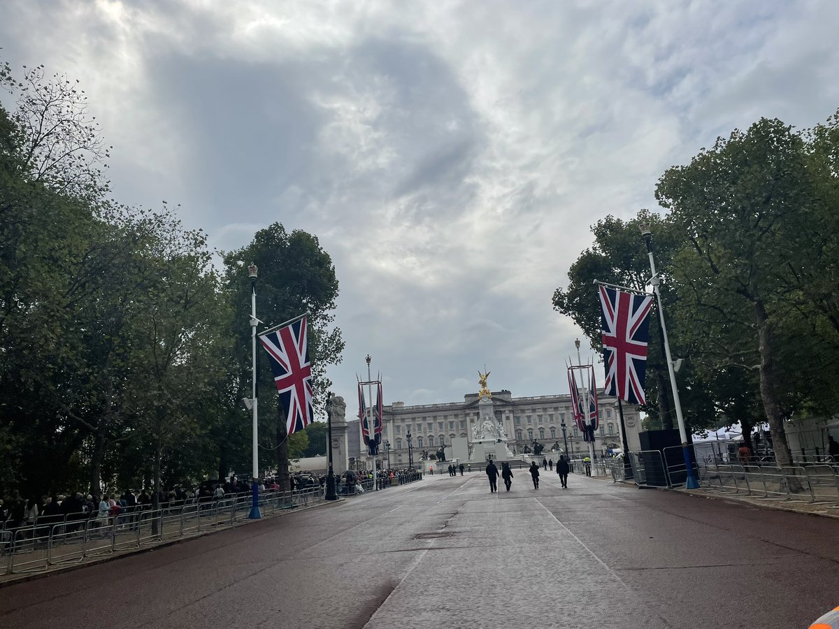 NoahKeate's tweet photo. Today I reported from Buckingham Palace and Constitution Hill with @mdrubins for the South West Londoner (@SW_Londoner) as the Queen’s funeral cortège returned home.

We spoke to numerous individuals who offered their reflections on such a historic period. An unforgettable day. https://t.co/tCnUDflfCy