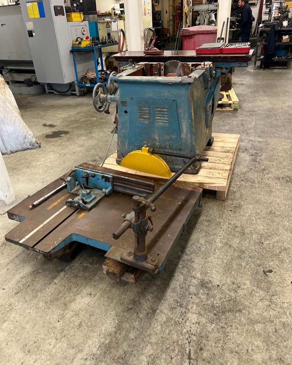 MurraysDPS's tweet photo. Our trusty @wadkin_bursgreen saw in for a full service and health check today.
#timber #wood #heattreated #kilndried #nailgun #heavyduty #recycle #recyclable #cardboard #packaging #packingcases #packagingdesign #engineering #forklift #liverpool https://t.co/jdpm6ZuGDl