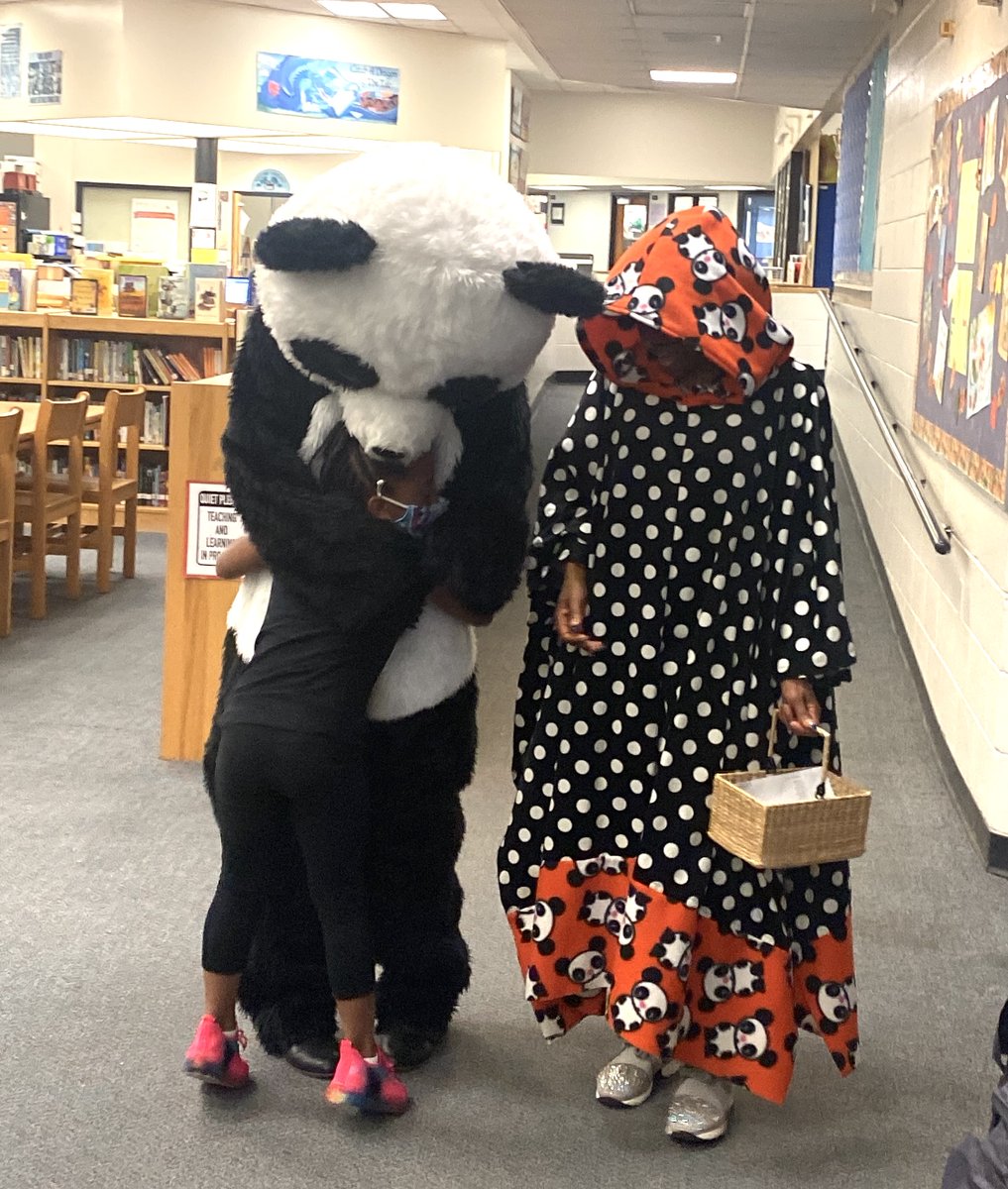 Who are these friendly faces visiting <a href="/A2Open/">A2 Open School</a> on the 10th day of school? Why, that would be Zero the Hero accompanied by the huggable school mascot, of course.
@A2SchoolsSuper <a href="/a2mitchell/">Eddie Latour</a>