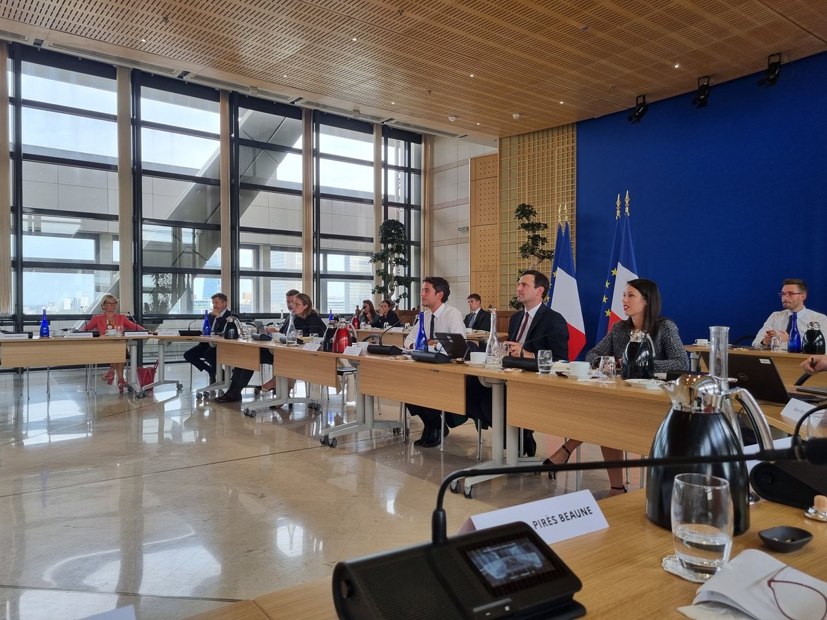 p_brun's tweet photo. On approche de la fin de la première session des #dialoguesdeBercy - parmi les pistes de travail du gouvernement : reconduction partielle des boucliers tarifaires avec une hausse des tarifs règlementés du gaz et de l'électricité- "un retour progressif au signal du marché" (1/3) https://t.co/QUhnp005K2