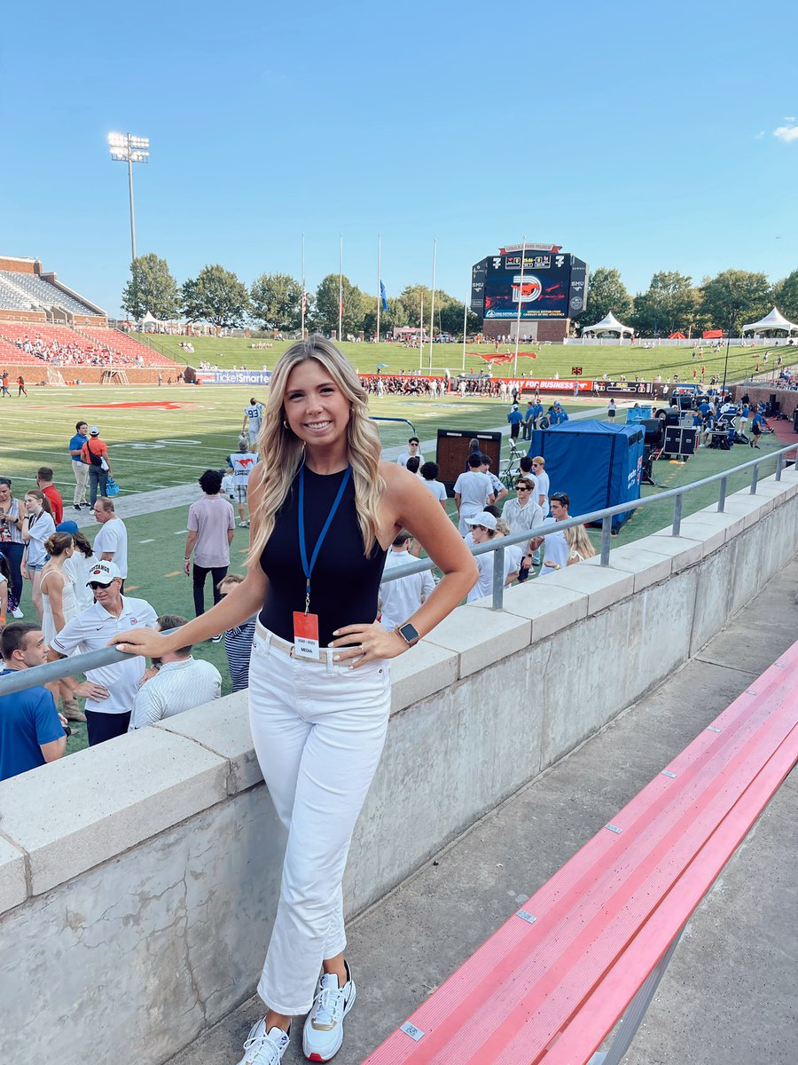 MadisonReports's tweet photo. My first #CollegeFootball season is off to a great start! Thankful to be covering @SMUFB with @D210S !! https://t.co/LgQhJe2uMD