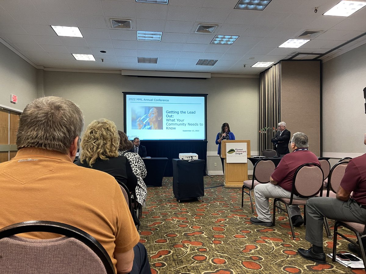 kim_hodo's tweet photo. Getting the Lead Out! Getting an understanding of the new rules on drinking water. @Mocities #MML22 https://t.co/Zzlh6UA418