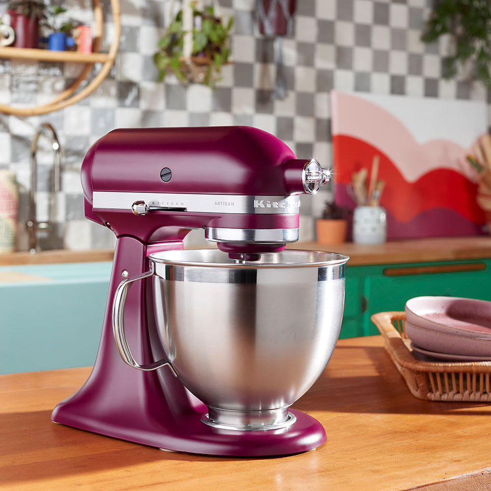 GilesElectrical's tweet photo. Colour of the Year collection from #KitchenAid 🌈

In 2020 we saw Kyoto Glow...
then 2021 it was Honey...
and 2022 brought us Beetroot!

https://t.co/tgvILDg4YL

#colouroftheyear #195standmixer #k400blender #collections #colourfulkitchen #foodprep #interiordesign #homebaking https://t.co/3kExabb9ND