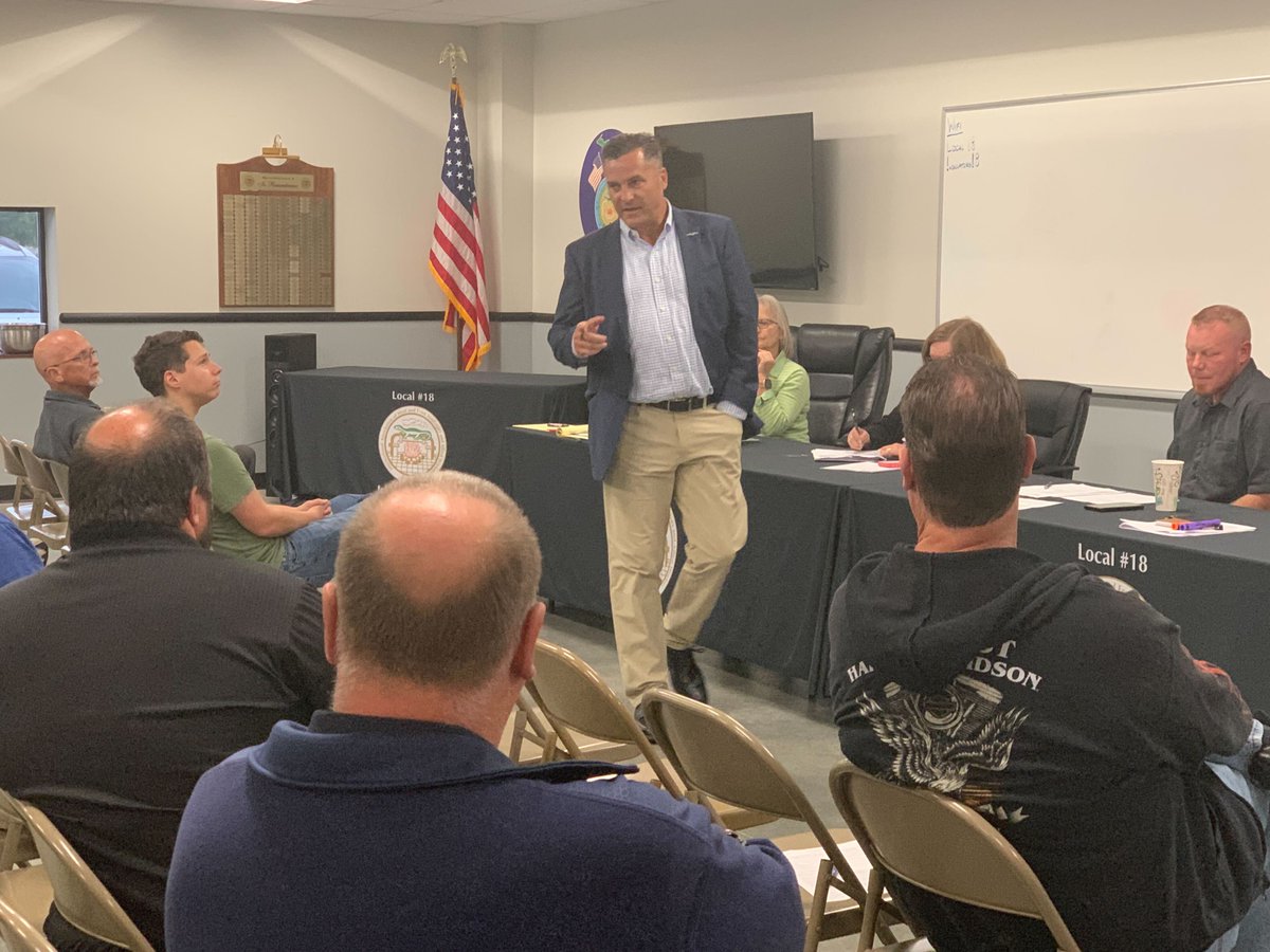 gomcdermott's tweet photo. Central Indiana @INAFLCIO meeting. Thank You Dave Price, President of the Central Indiana AFL-CIO and the Frost & Heat @InsulatorsUnion Local 18 for hosting the Mayor last night.
#unionstrong #aflcio #supportunion #gomcdermott https://t.co/Q6NhTEQR8o