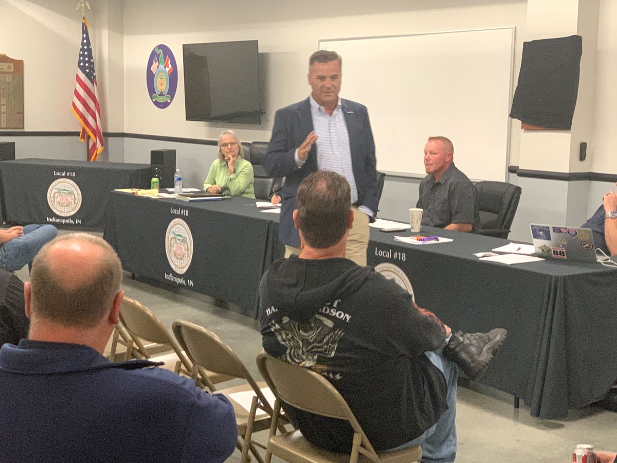 gomcdermott's tweet photo. Central Indiana @INAFLCIO meeting. Thank You Dave Price, President of the Central Indiana AFL-CIO and the Frost & Heat @InsulatorsUnion Local 18 for hosting the Mayor last night.
#unionstrong #aflcio #supportunion #gomcdermott https://t.co/Q6NhTEQR8o