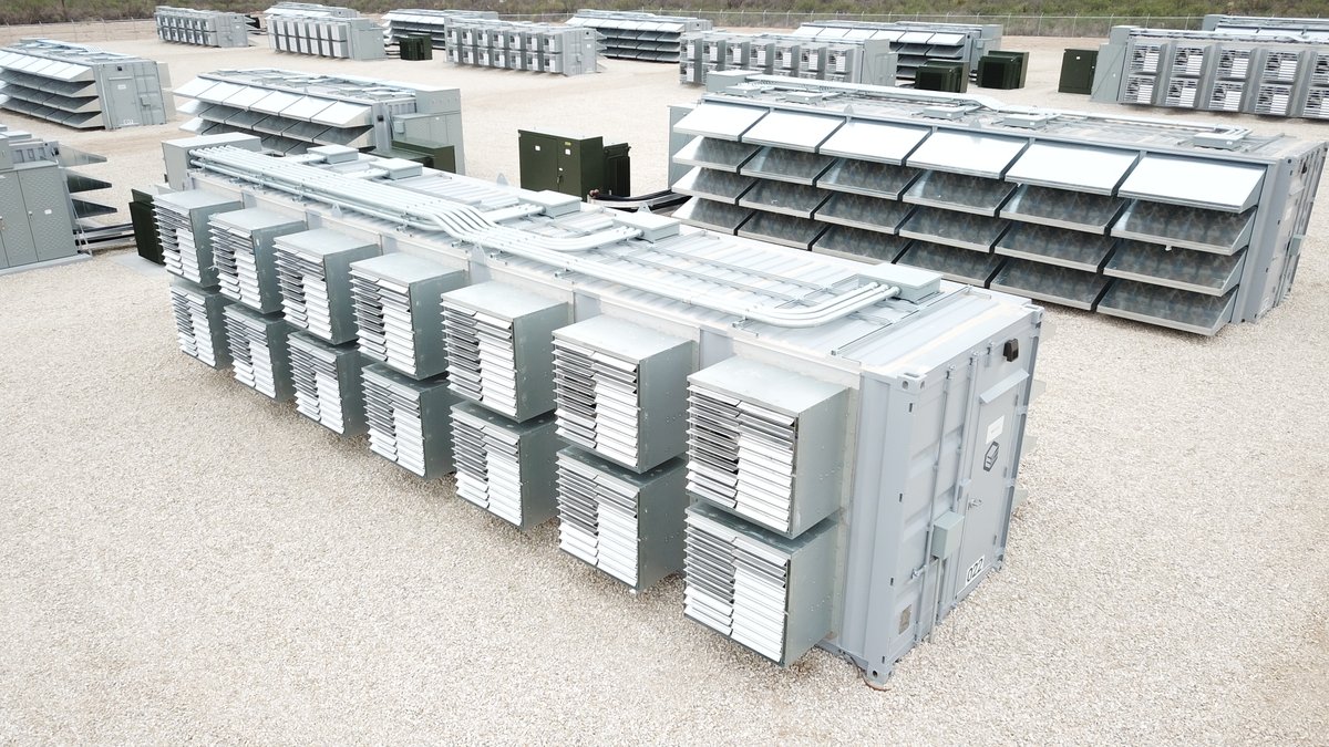 At <a href="/computenorthllc/">Compute North</a> we strive to deliver low carbon data center infrastructure for our clients by keeping #sustainability at the heart of our strategy and prioritizing clean energy sources. Learn more about our climate strategy: hubs.ly/Q01lBDlF0 #climateaction