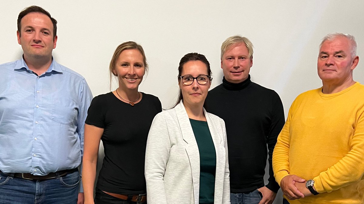 🆕 Ergebnis Vorstandswahl:

 @pjk13081960 bleibt Chef unserer Fraktion.

"Ich freue mich, dass ich unsere Fraktion in die Kommunalwahl 2024 führen darf. Insgesamt haben wir im neuen Vorstand ein starkes Team ➕eine gute Mischung aus erfahren und jung".

#dresden #cdu #staDDrat