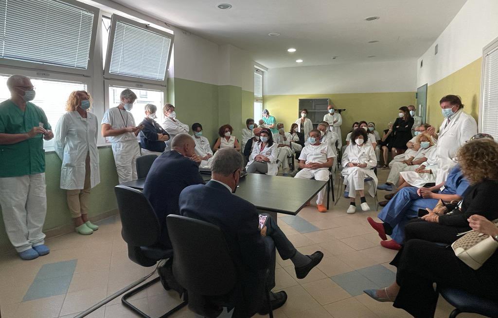 CostaAndrea70's tweet photo. Oggi sono stato all’Ospedale di #Chiavari, dove ho visitato il Dipartimento di Salute Mentale e delle Dipendenze e l’Hospice, per un nuovo incontro con il personale e con il Direttore Generale Paolo Petralia e il Direttore Sanitario Francesco Orlandini dell’#Asl4. #sanità https://t.co/uWYTltBxgw