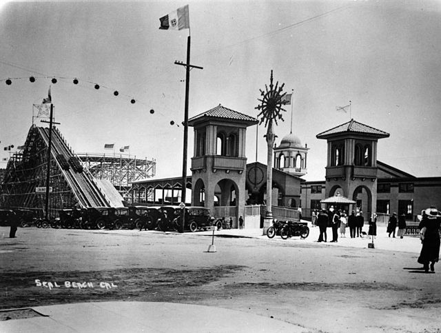 TheLogNewspaper's tweet photo. Seal Beach was incorporated in 1915, and by 1916, the city’s seaside amusement park, the Joy Zone, opened its doors, featuring one of the longest wooden piers on the Pacific Coast and the Derby Roller coaster.

https://t.co/2URHopEvcQ #sealbeach #derbycoaster #joyzone #history https://t.co/LVMzPffLVn