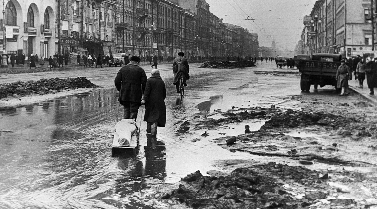 open_studia's tweet image. Прокуратура Петербурга потребовала признать блокаду Ленинграда преступлением против человечности, военным преступлением и геноцидом советского народа. Сегодня в эфире в 20:10 поговорим о том, как готовится иск.