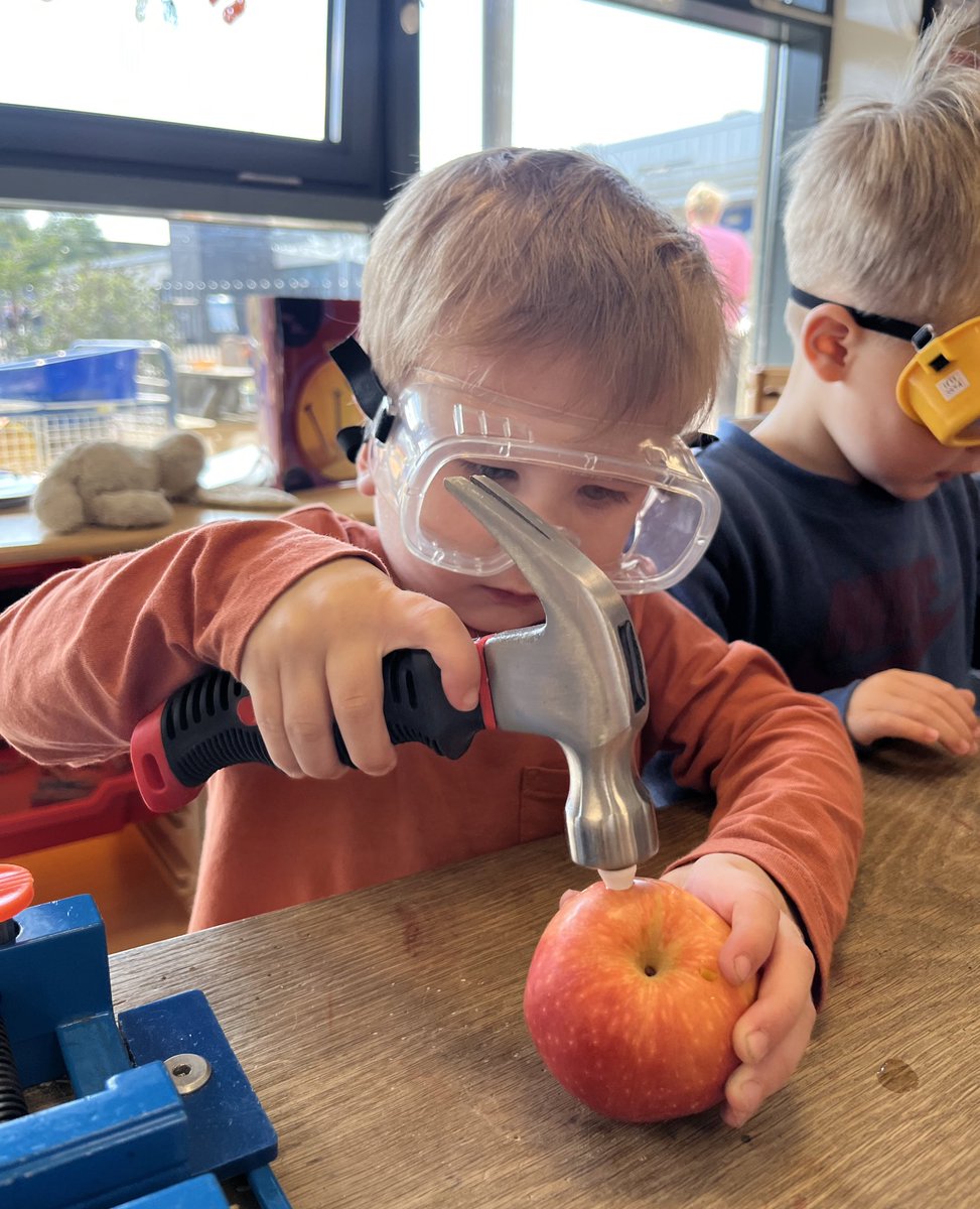 NurserySimpson's tweet photo. Today we were exploring how to stay safe at our woodwork bench whilst using hammers. To help us practice we started by using apples and golf tees, counting how many holes we could make in each apple ππ¨#safesally #woodwork https://t.co/Mnq0yJgQch