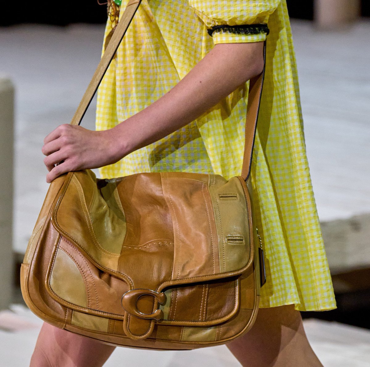 MIUCClAMUSE's tweet photo. in love with these messenger bags from coach ss23 https://t.co/kG6Y6kmC8k