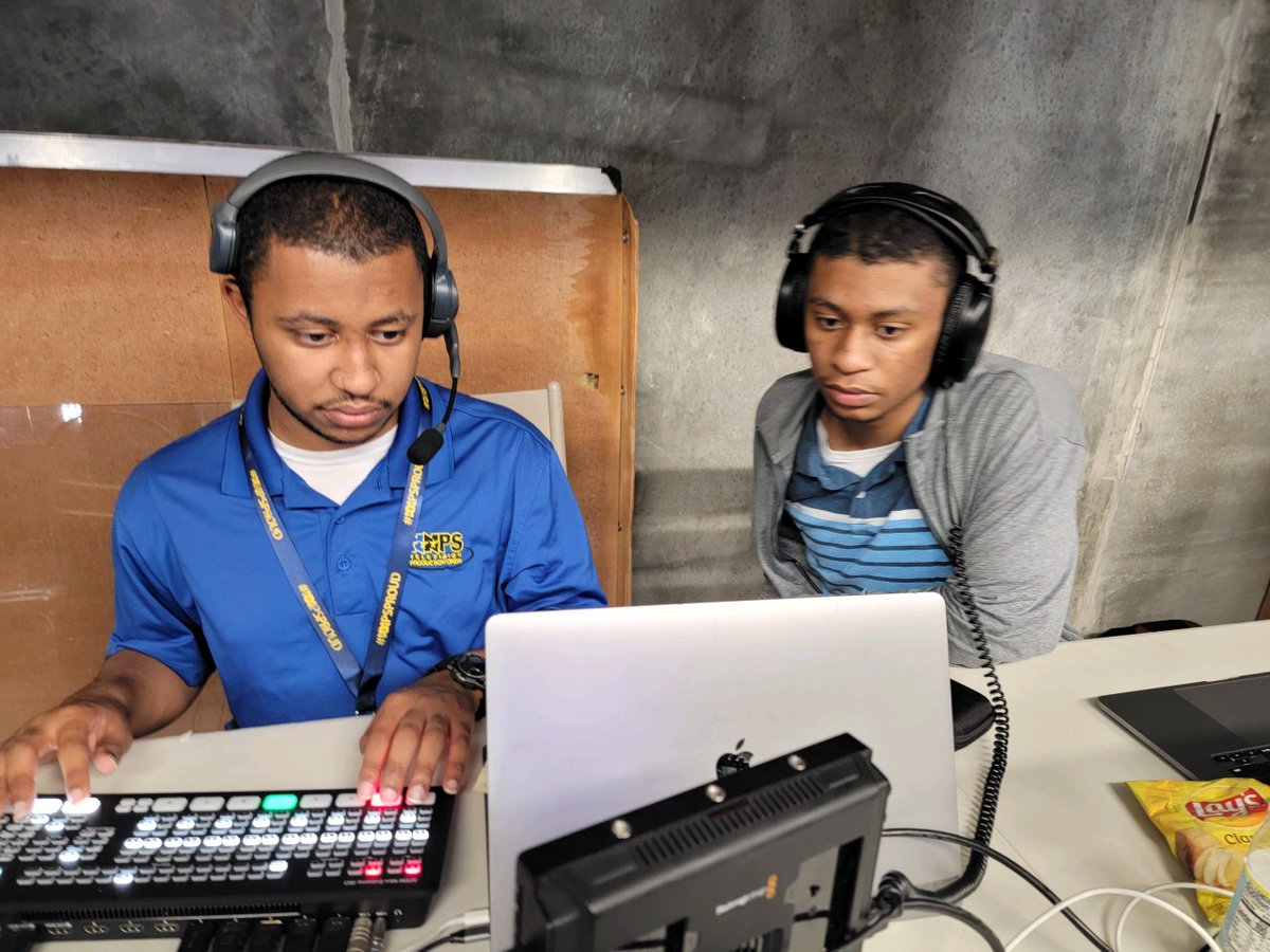 A big shout-out to our #NNPSTelecom crew for putting on a great production last Friday for Denbigh vs. Menchville!