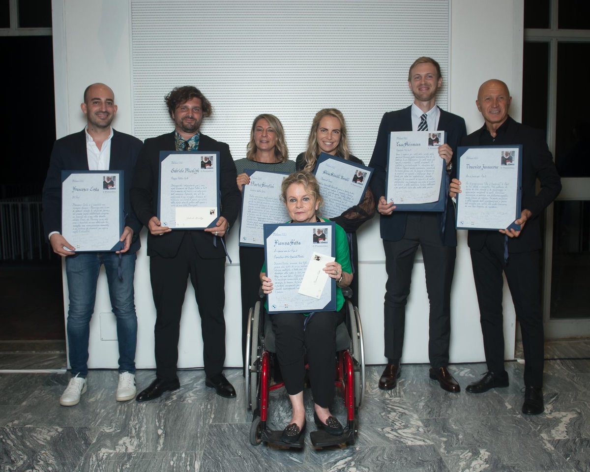 Stampa Estera Milano tweet media