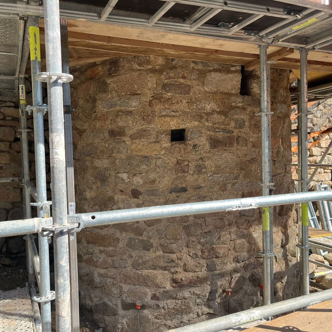 ConstruccionsR's tweet photo. «LA DECISIÓ DE RECONSTRUIR FIDEDIGNAMENT EL CAMPANAR RAU EN ELS SEUS ELEVATS VALORS PATRIMONIALS I SIGNIFICACIÓ»
#pedra #piedra  #construcció #construcción #construction #constructionlife #constructionlifestyle #novaobra #nuevaobra #rehabilitació #rehabilitación #Infraestructura https://t.co/HcTRdL6G0l