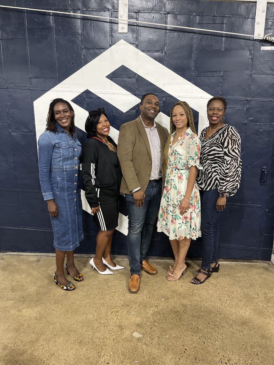 ImpactEDphl's tweet photo. Welcome @DiverseForce Cohort 9! We hosted a wonderful kick-off weekend that was filled with great energy. Shoutout to our amazing partners and participants for their support and engagement!
#boardleadership #diversityequityinclusion #nonprofitboards #diverseforce https://t.co/dstPRalnoT