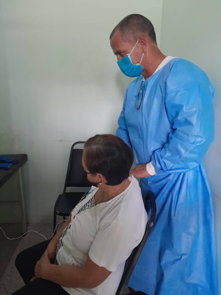 Angela17920285's tweet photo. Hoy la permanencia de Miles de trabajadores internacionalistas de la salud cubana , en Venezuela continúa siendo una realidad cotidiana. @cubacooperaven @Cubacooperabol2 @AdanVillavicen5 @BicentenarioBo @TapiaRigel #CubaPorLaVida https://t.co/ZXso84Mwxh