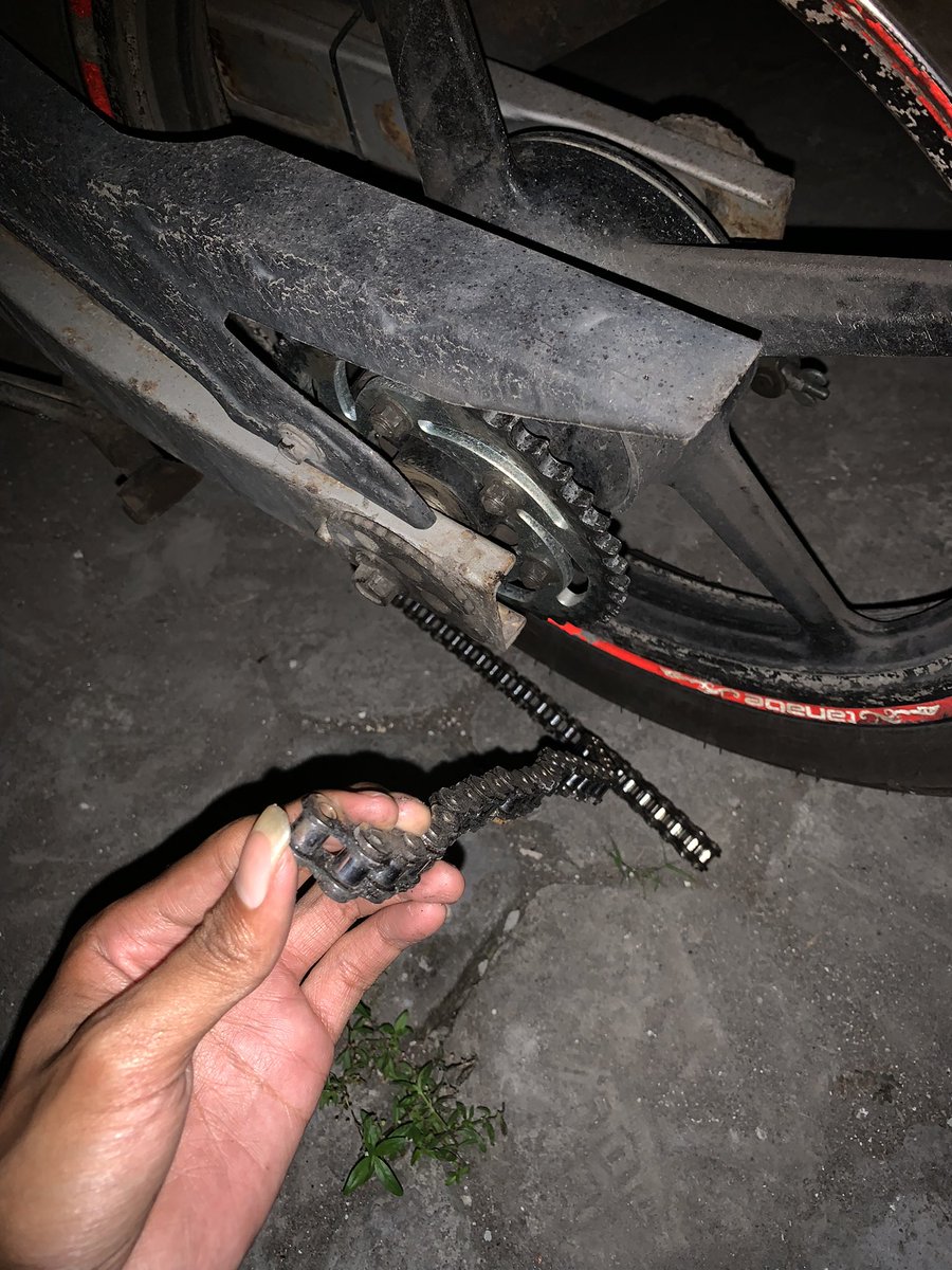 adefajar_sa's tweet photo. Malam panjang besok juga pasti bakal panjang https://t.co/M83h1V5LTk