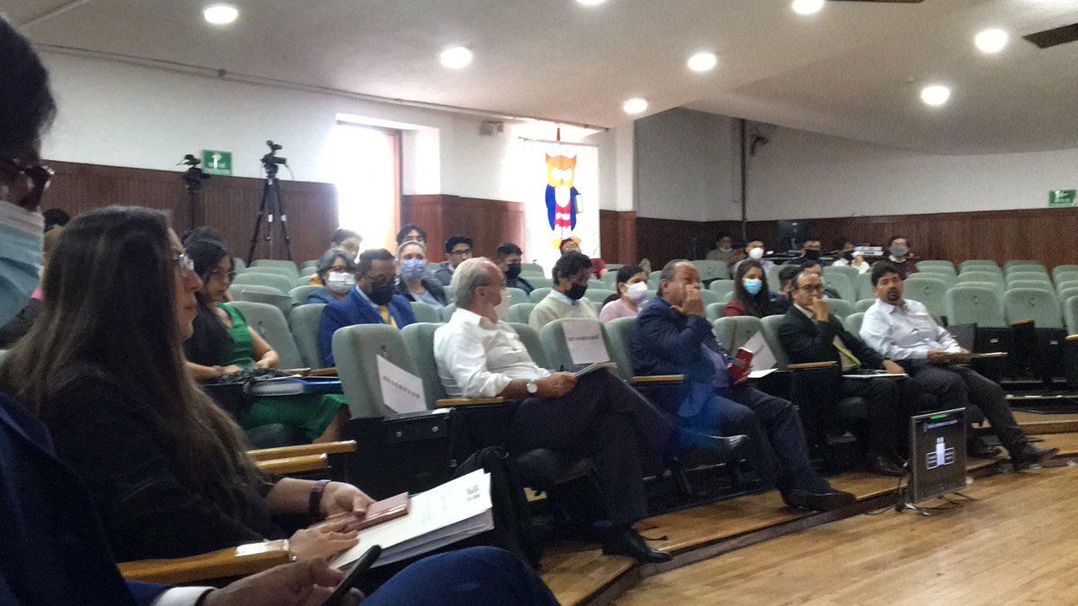 isaacmateosv's tweet photo. Escuchando a figuras relevantes de mi institución en el #diadeldoctorandoepn #epn #fis #computacion https://t.co/PeJOZnqv8z