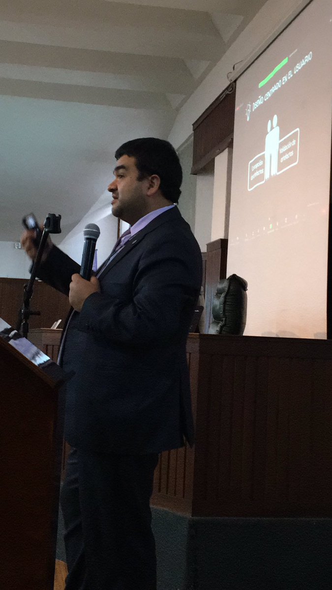 isaacmateosv's tweet photo. Escuchando a figuras relevantes de mi institución en el #diadeldoctorandoepn #epn #fis #computacion https://t.co/PeJOZnqv8z