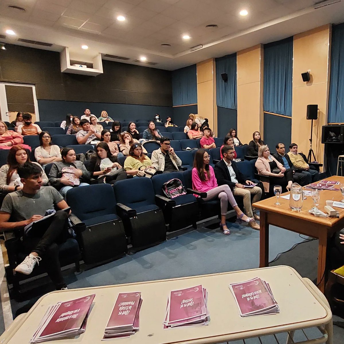 OVIDELAR's tweet photo. 📍 En el día de ayer el equipo interdisciplinario del Observatorio de la Víctima realizó una charla informativa, sobre las funciones de la institución, su rol en la sociedad, y objetivos que lleva a adelante. 

Gracias por participar!
@Florelop 
@Pizarro7Yessica 
@unlaroficial https://t.co/Sou6XbLkKp