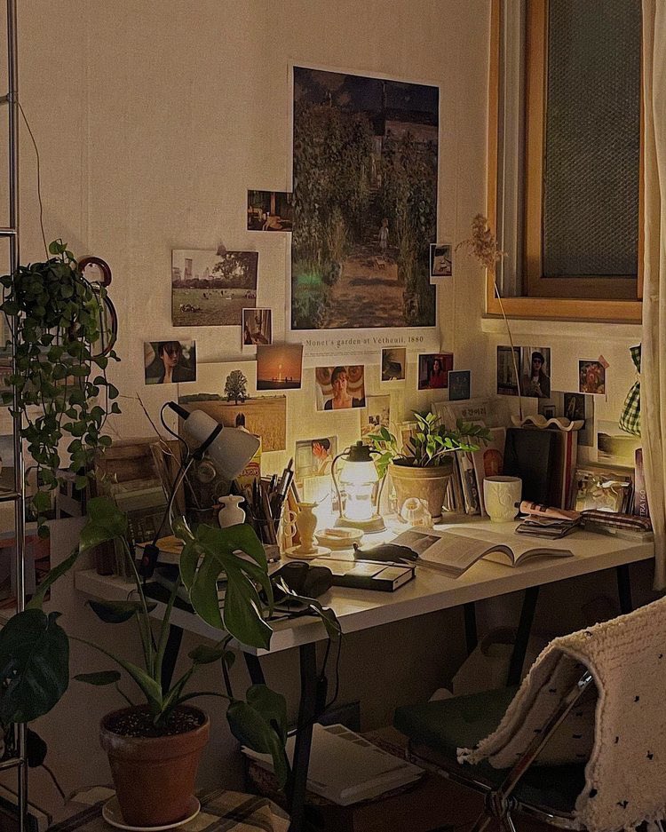 malusokay's tweet photo. Cozy study sessions 🧸 https://t.co/oJC49FoG7r