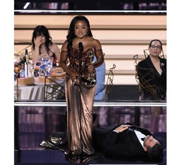 calmdownhaze's tweet photo. Yup… pretty sure this will be categorized as a “misunderstanding” and won’t get NEARLY as much outrage as the Kanye/Taylor Swift debacle 😒 #JimmyKimmel #LetPeopleHaveTheirMoment https://t.co/23XGL2L2tW