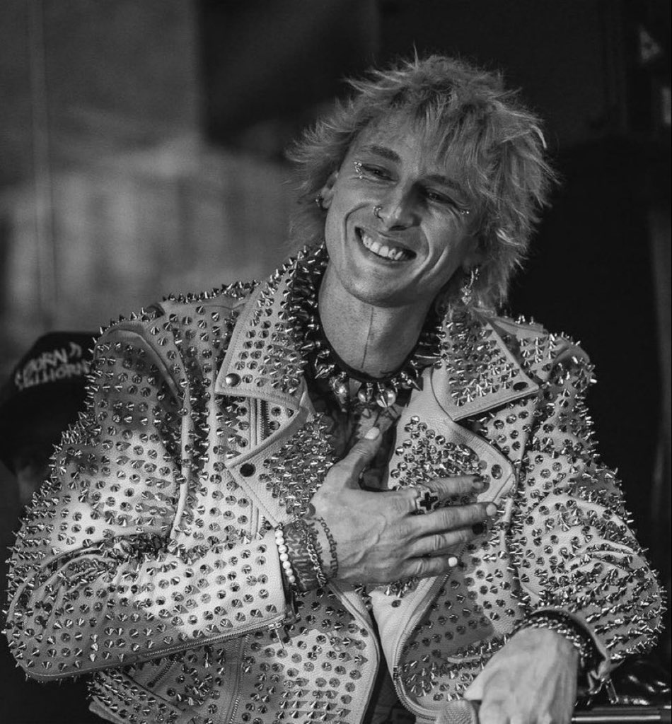 mgkscandy's tweet photo. i miss him hard:( https://t.co/iiaNQpQGdJ