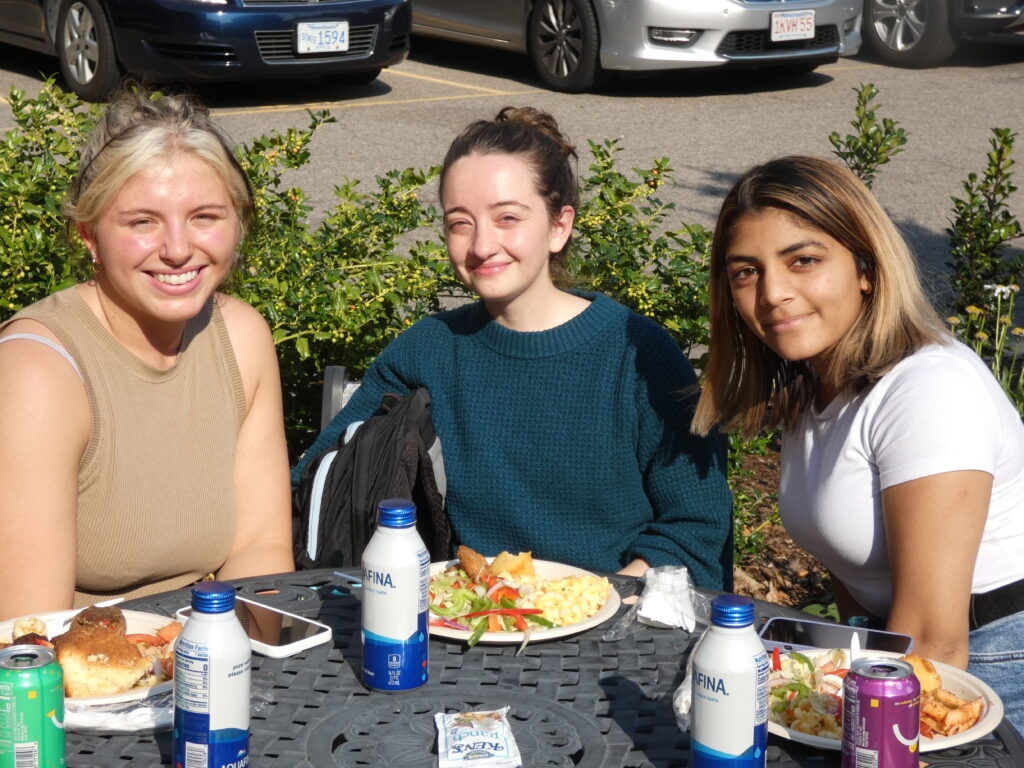 BU_GMS's tweet photo. Last week's Welcome BBQ, co-sponsored by @BUSPH, was the perfect end to the first week of classes. Check out pictures here and at the link below! #BUGMS
https://t.co/Z8OHkQnWdH https://t.co/CgvRRWzRpL