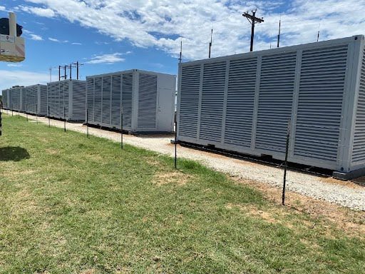 aiproenergy's tweet photo. We have great clients who offer very attractive hosting terms. Let’s talk ✋#Bitcoin #bittank #minershosting #bitcoinmining https://t.co/Lsrzha11Cl