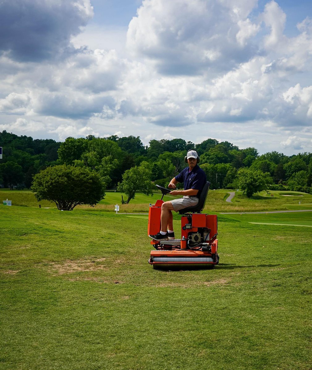 HolstonHillsCC's tweet photo. Today, we’re joining GCSAA &amp;  @McConnellGolf in thanking our agronomy team members. From our Course Superintendent, Ryan Blair @blair1927, to our Course Maintenance staff, we THANK YOU for your hard work &amp; dedication! #HolstonHillsCC #ThankASuper #donaldross #mcconnellgolf https://t.co/7XQqsqEzd5