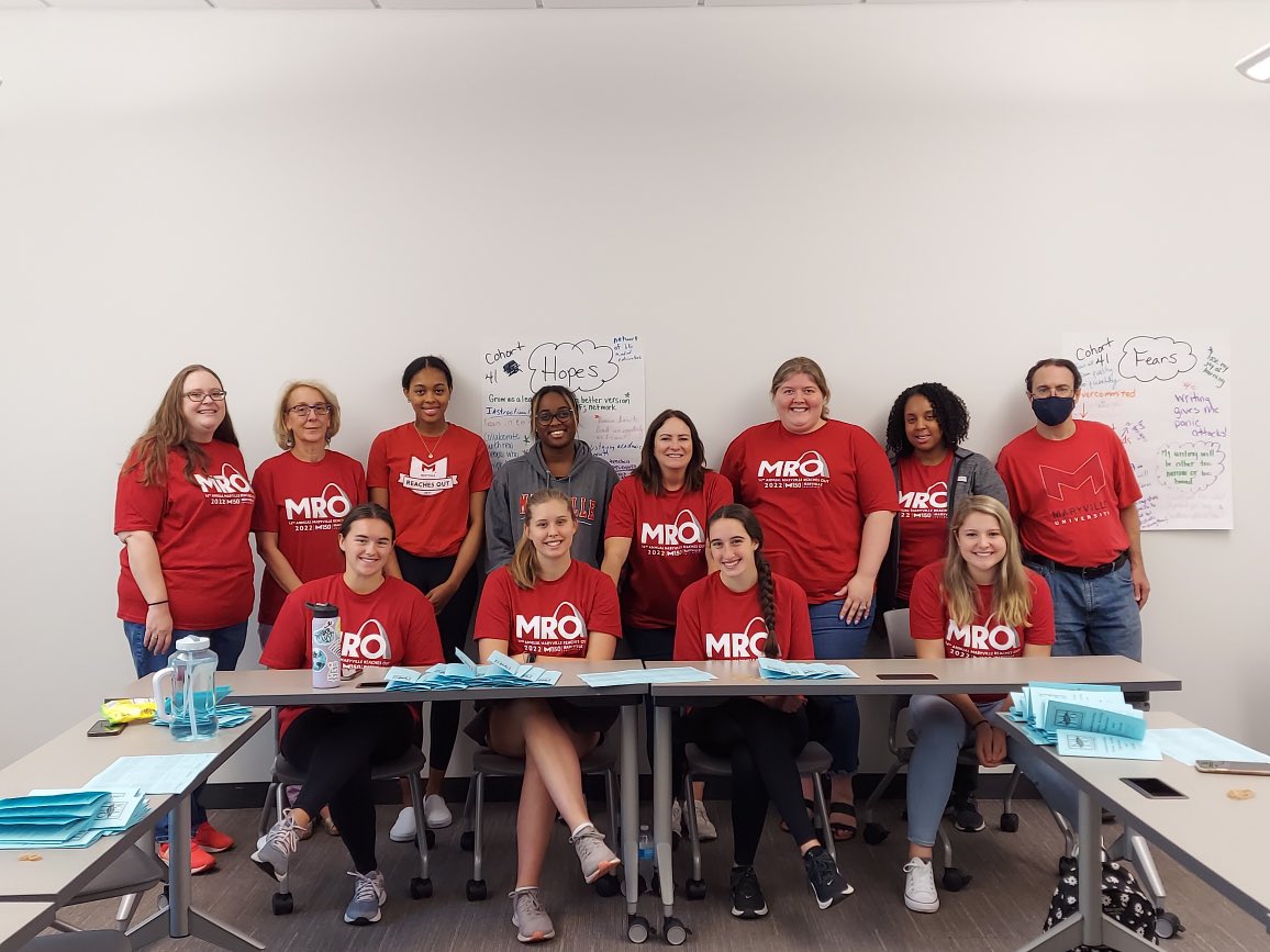 MaryvilleU's tweet photo. We have volunteers all over the #STL Metro area for Maryville Reaches Out, our annual day of service #MRO22 https://t.co/RDqCVKdqjZ