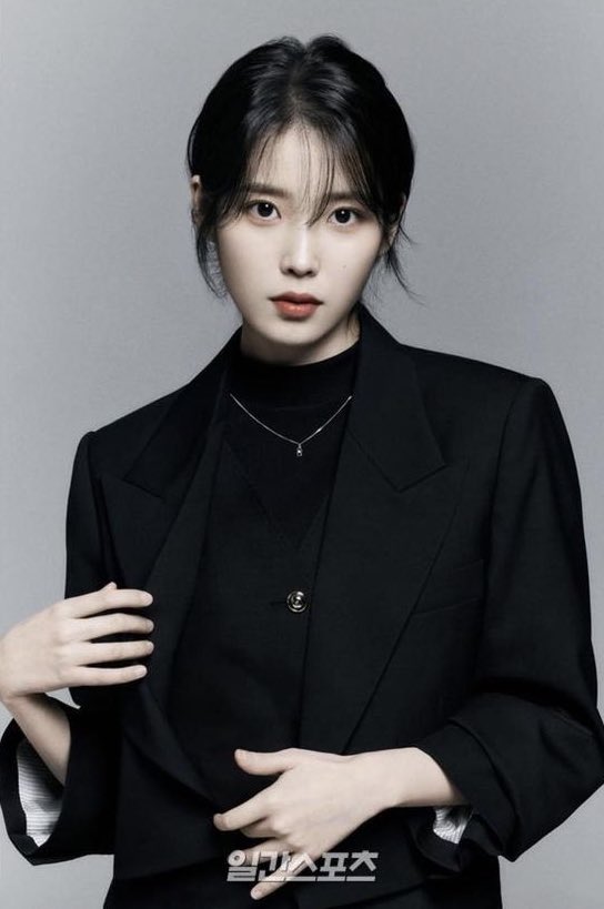 iuvisuals's tweet photo. #IU #이지은
#키스가죄 #밤을걷다 https://t.co/w4bBFo6B2V