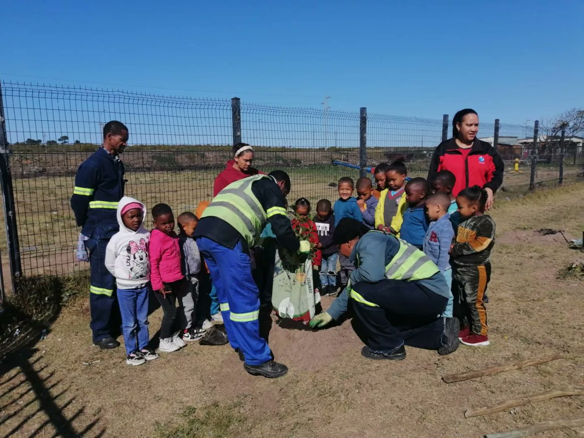 Mayor Dirk Kotze tweet media