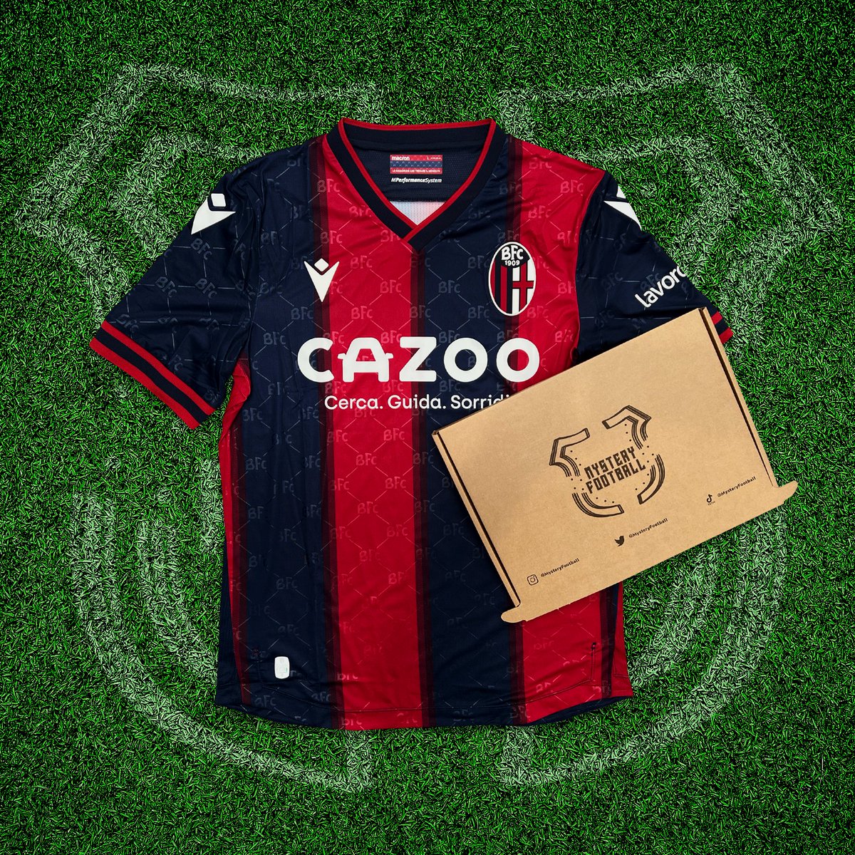 mysteryfootball's tweet photo. If Liverpool beat Ajax in tonight’s Champions League game, we will give  away a Mystery Football shirt to one lucky follower!📦 

To enter: 
1️⃣ RT this tweet
🤝 Follow us

Good luck! 🤞🏻 https://t.co/sZoZgSD6hC