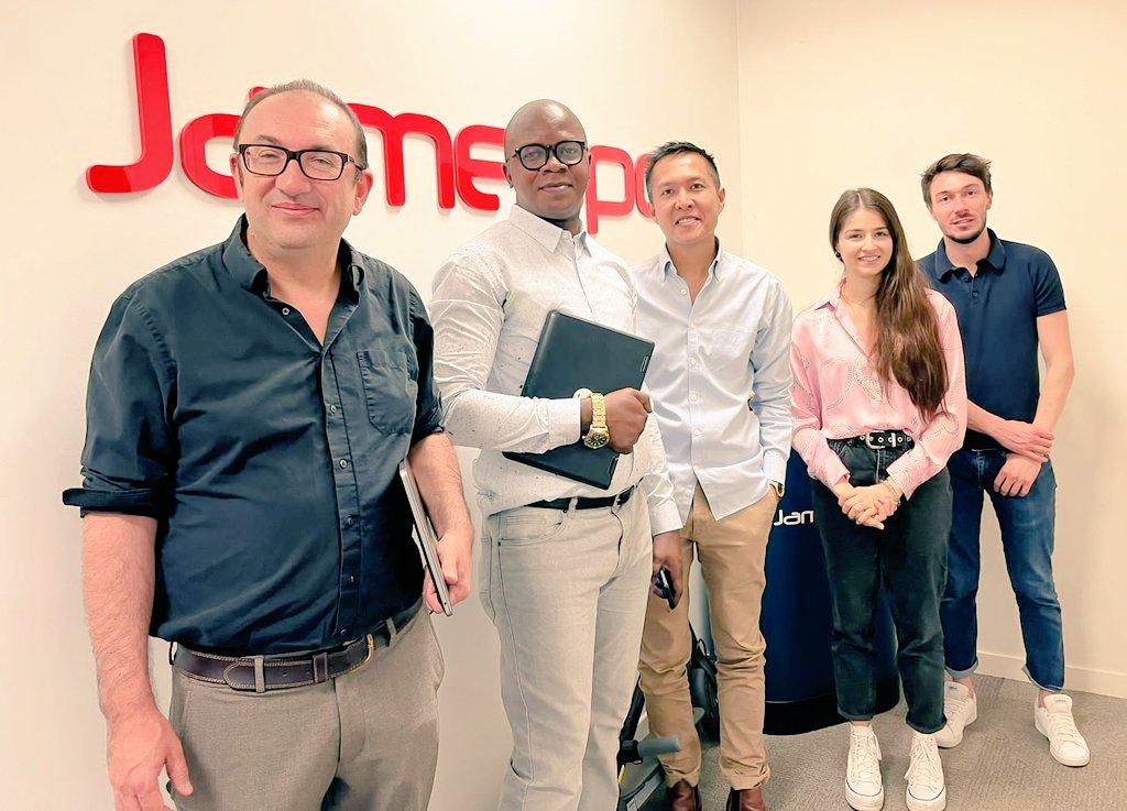 omadilu's tweet photo. #Montreuil : J1 d'1 formation intense en #Digital_Workplace à @jamespot.Et ce,grâce à la vision d'un leader stratège, SE @bussa_jean lequel est conscient de l'impact du numérique ds le dévlopmnt des économies et ds la Gestion des Gdes Institutions aujourd'8. Il faut anticiper... https://t.co/5dsXHUs1we